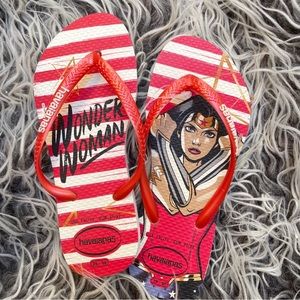HAVAIANAS WONDER WOMAN FLIP FLOPS YOUTH SIZE  13/1 YOUTH NEW